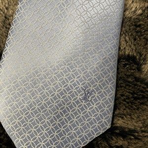 Men’s authentic Louis Vuitton blue tie